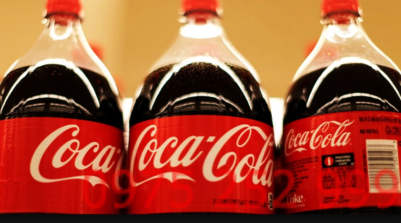 Nguyên liệu để thông tắc bồn cầu bằng Coca Cola