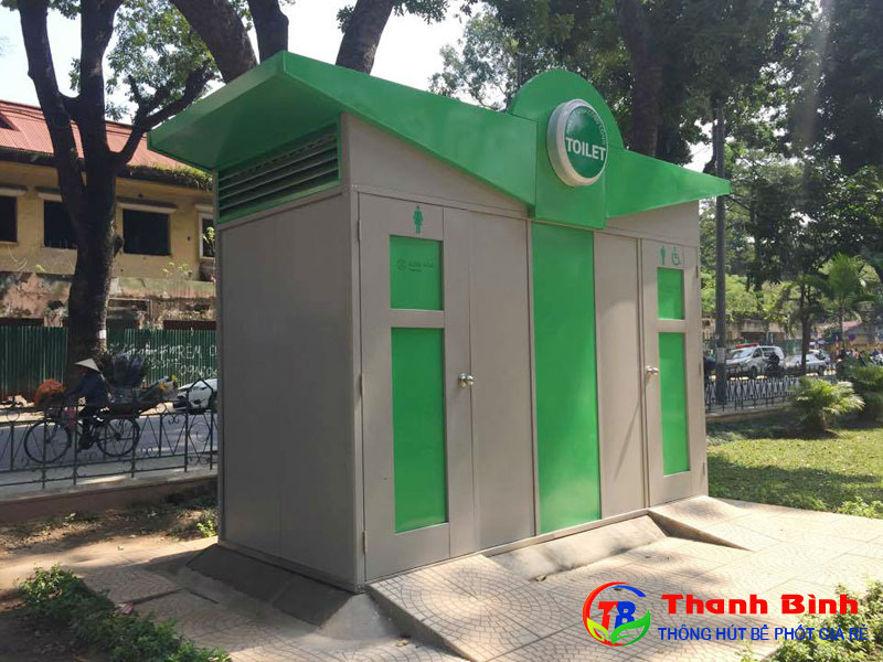 Tiêu chuẩn thiết kế và kích thước nhà vệ sinh công cộng là yếu tố rất quan trọng và được quan tâm tại Việt Nam. Các yêu cầu về kích thước, sự thông thoáng, tiện nghi và sự an toàn đạo đức được đặt lên hàng đầu để đảm bảo người sử dụng có được trải nghiệm tốt nhất.